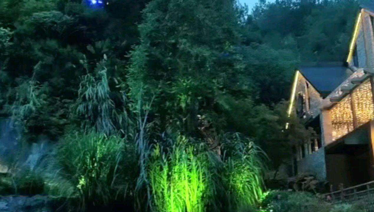 方圆生活服务(09978.HK)控股股东订立股份转让协议
